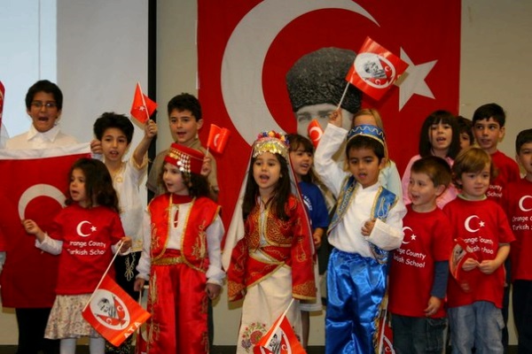 молодые  в Турции, старые в Турции